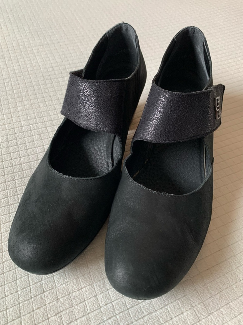 Rieker black shimmer heels